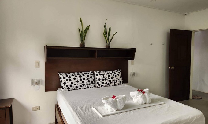 Central Luzon Resort | Triple M Vacation Villas - Amethyst unit