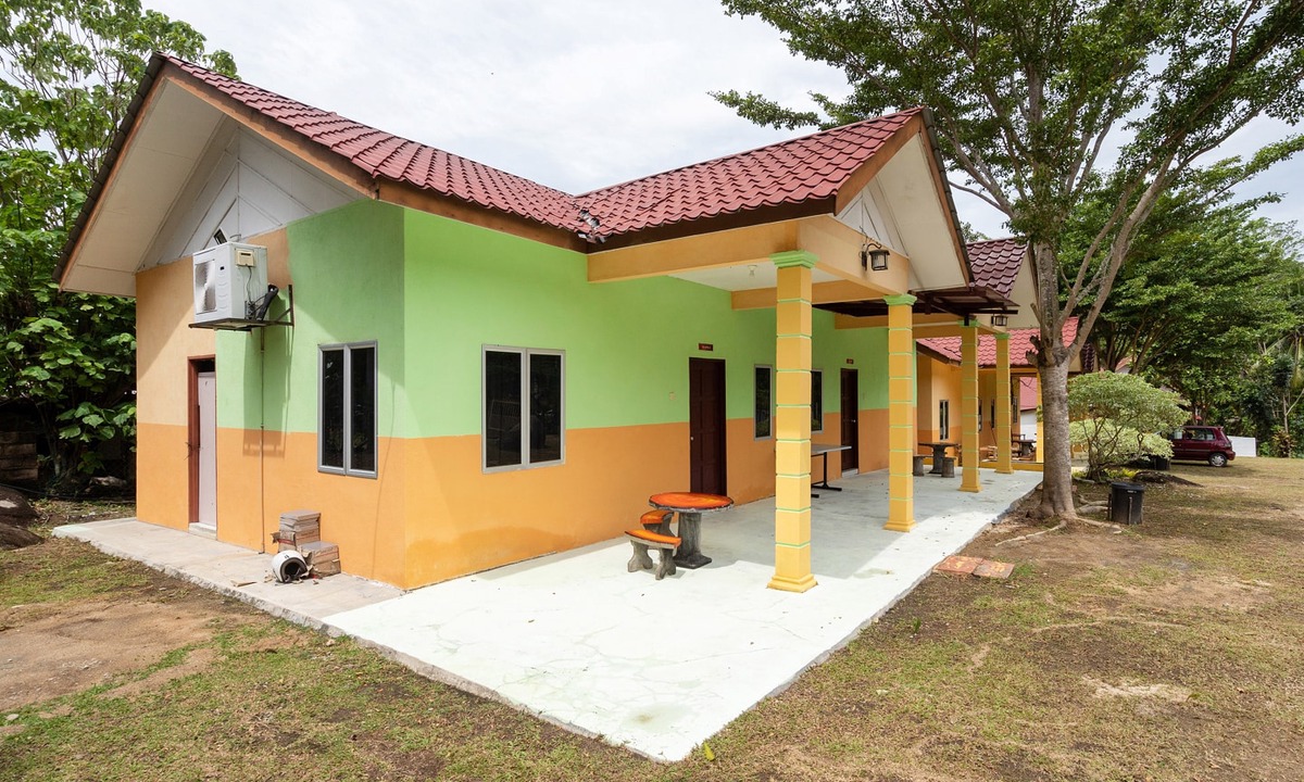 Gadong Hotel | SPOT ON 89906 Kendong Village Resort