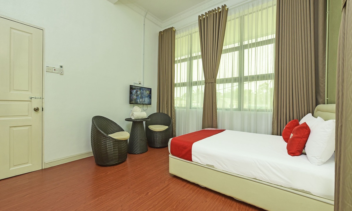 Pasir Puteh Hotel | Oyo 90639 Hotel Azimah