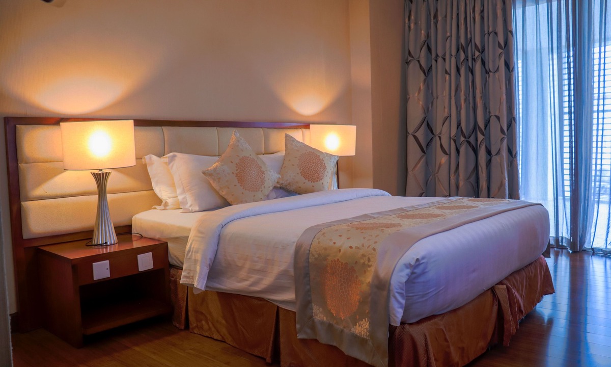 Naga Hotel | The Avenue Plaza Hotel