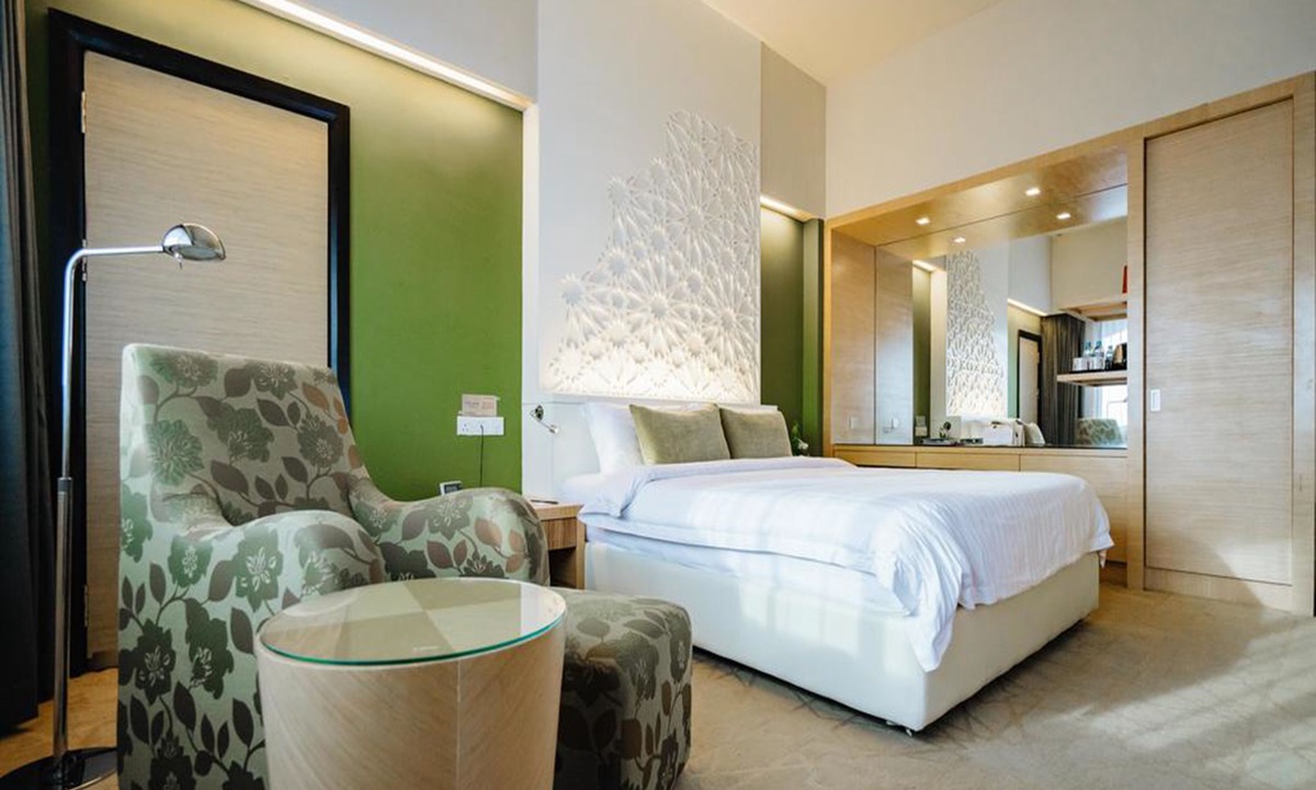 Kampung Sembulan Hotel | Raia Hotel Kota Kinabalu