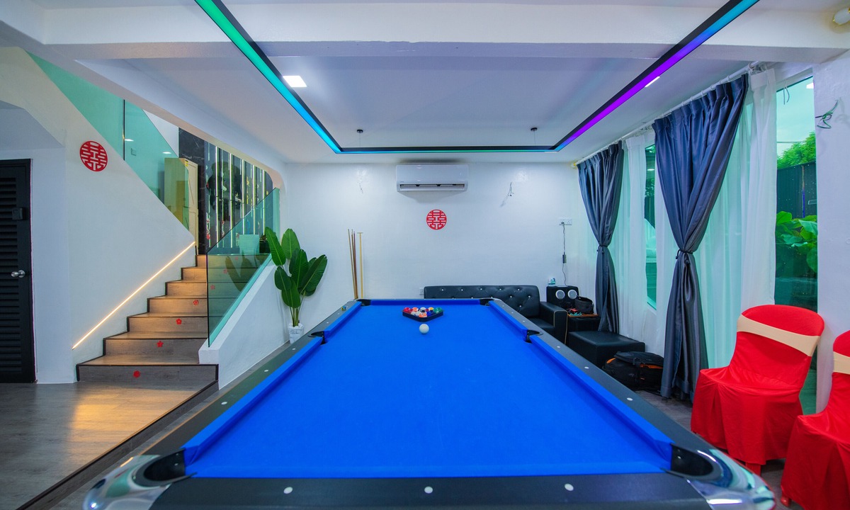 Paya Ikan Villa | Dato Villa Luxury Homestay 26pax 12min to Jonker Karaoke Private Swimming Pool