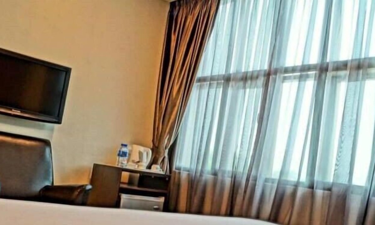 Kluang Hotel | Capital O Rail Hotel