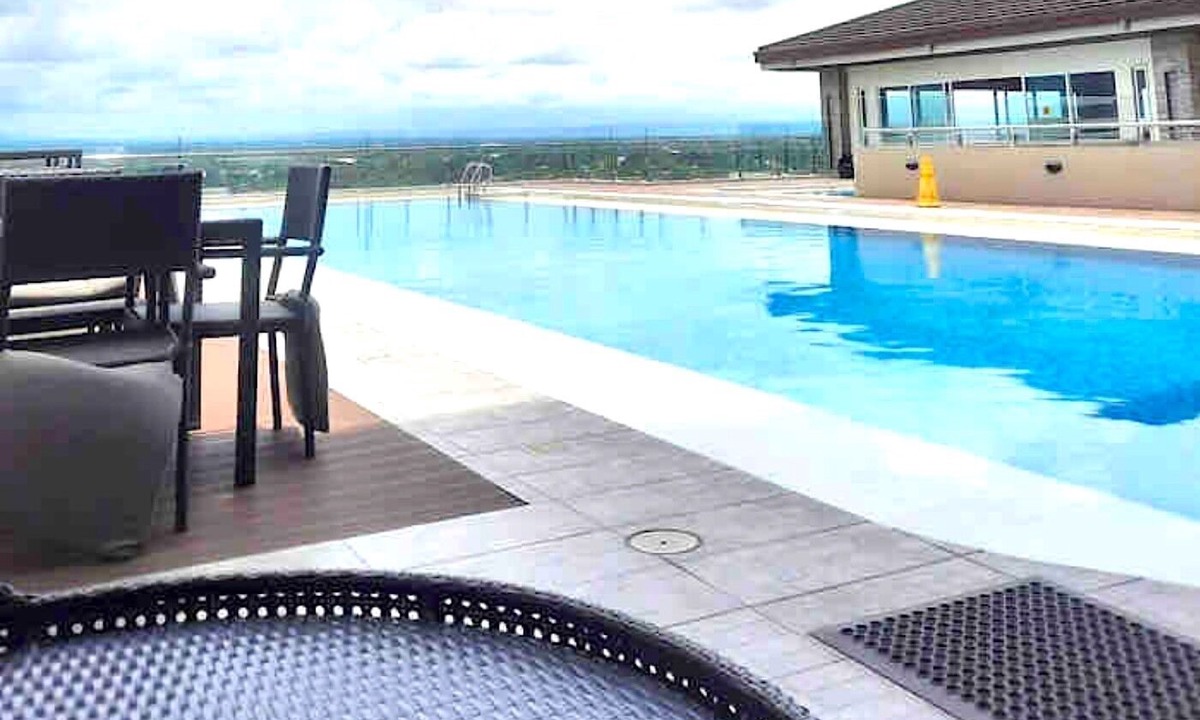 Bacolod Condo | Condo w/ Direct Access To Mall, Pool, Gym, Wifi