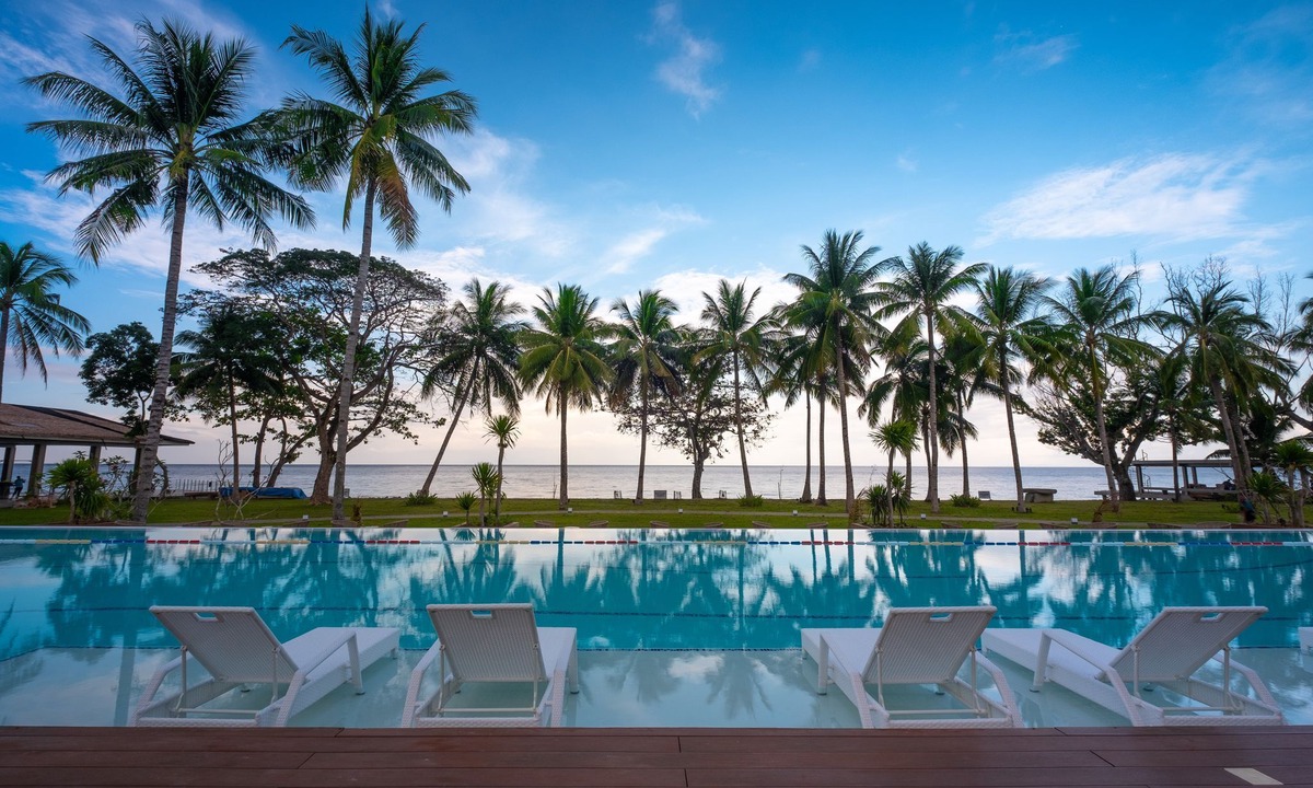 Mahinog Hotel | Nouveau Resort