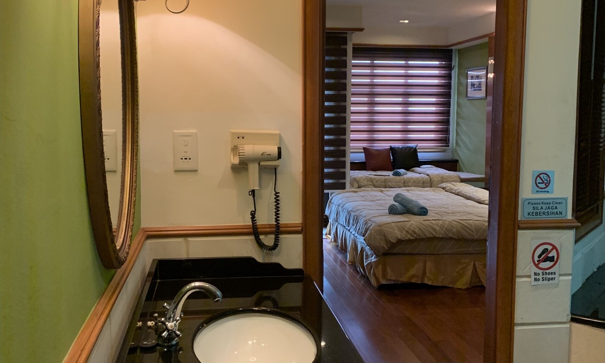Taman Tun Sambanthan Ski Chalet | Port dickson full sea view lexis deluxe water chalet
