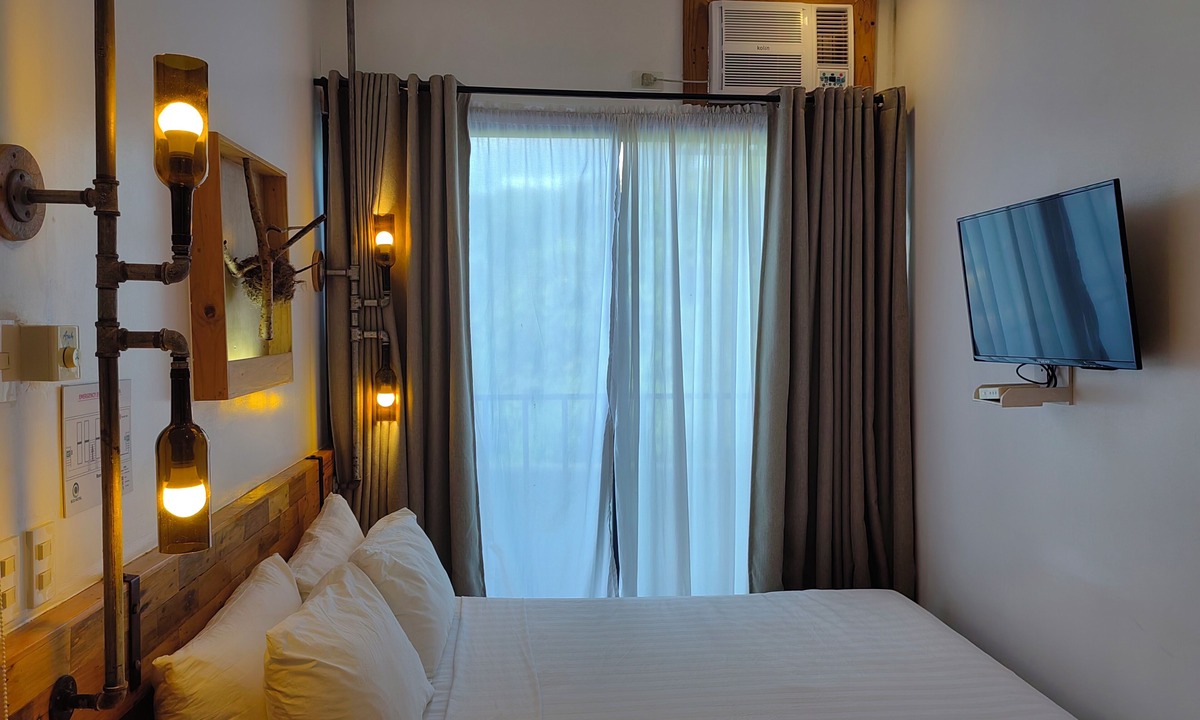 Tagaytay Hotel | Containers by Eco Hotels