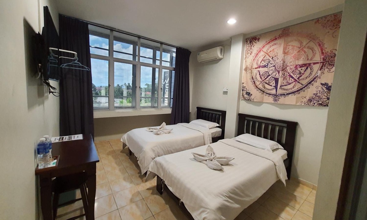 Kampung Bakau Tinggi Hotel | De Chukai Hotel