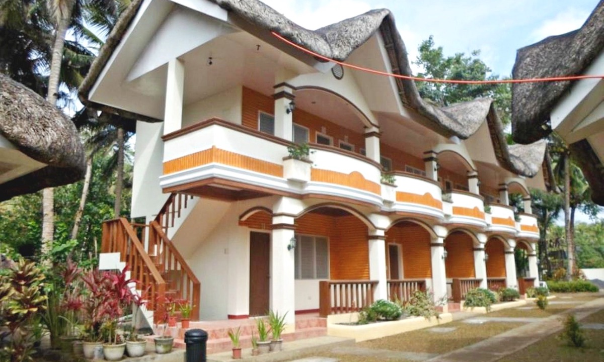 Donsol Hotel | AGM Beachfront Resort & Resto