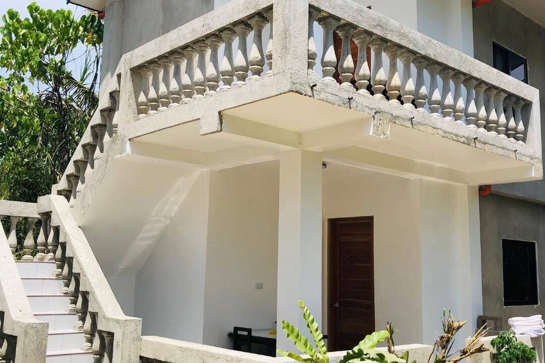 Lawaan Hotel | Jupiter's Garden Resort