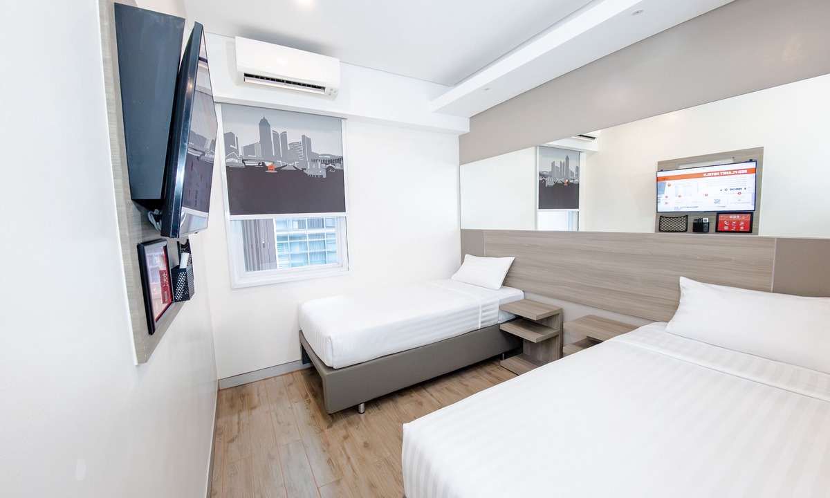 Bonifacio Global City Hotel | Red Planet BGC The Fort