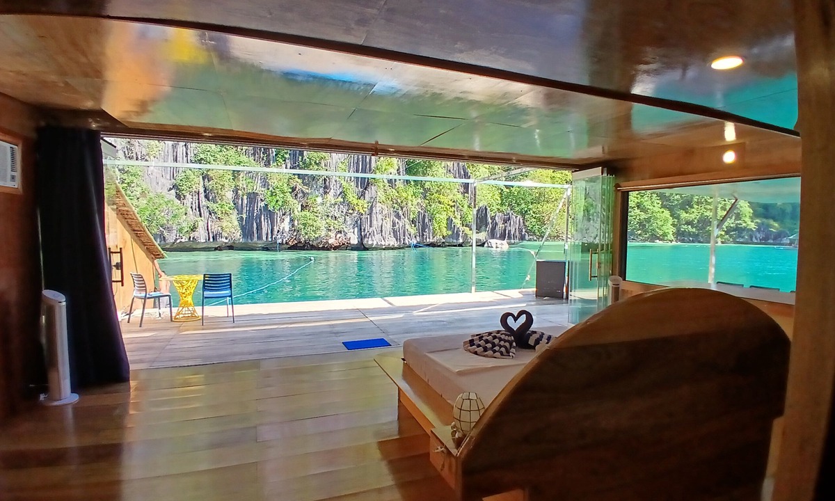 Coron Hotel | Paolyn Houseboats Coron Island