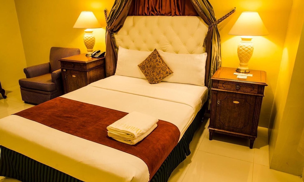 Lemery Hotel | Dreamwave Hotel Lemery