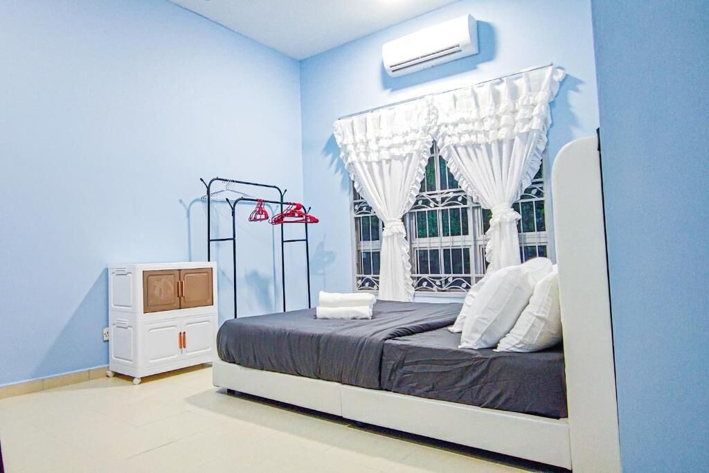 Kajang House | Modern Home at Kajang by HCK