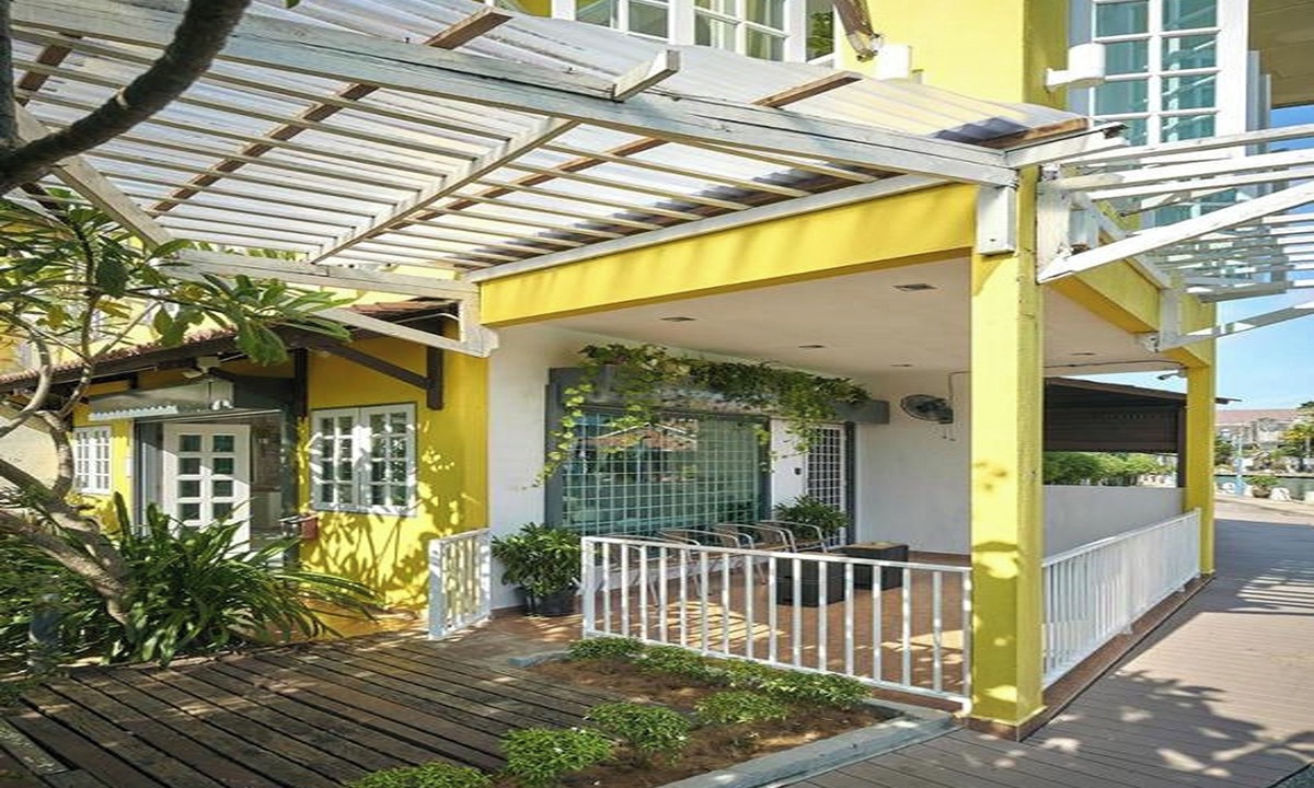 Lumut Hostel | Sleepy Nomad Hostel