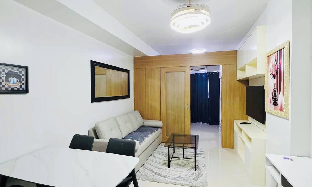 Barangay 76 Apartment | Idyllic Apartment for Rent - Perfect for Short-term Stay Front of Mall of Asia