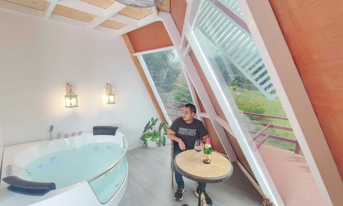 Tupi Hotel | Strawberry Guyabano Farm