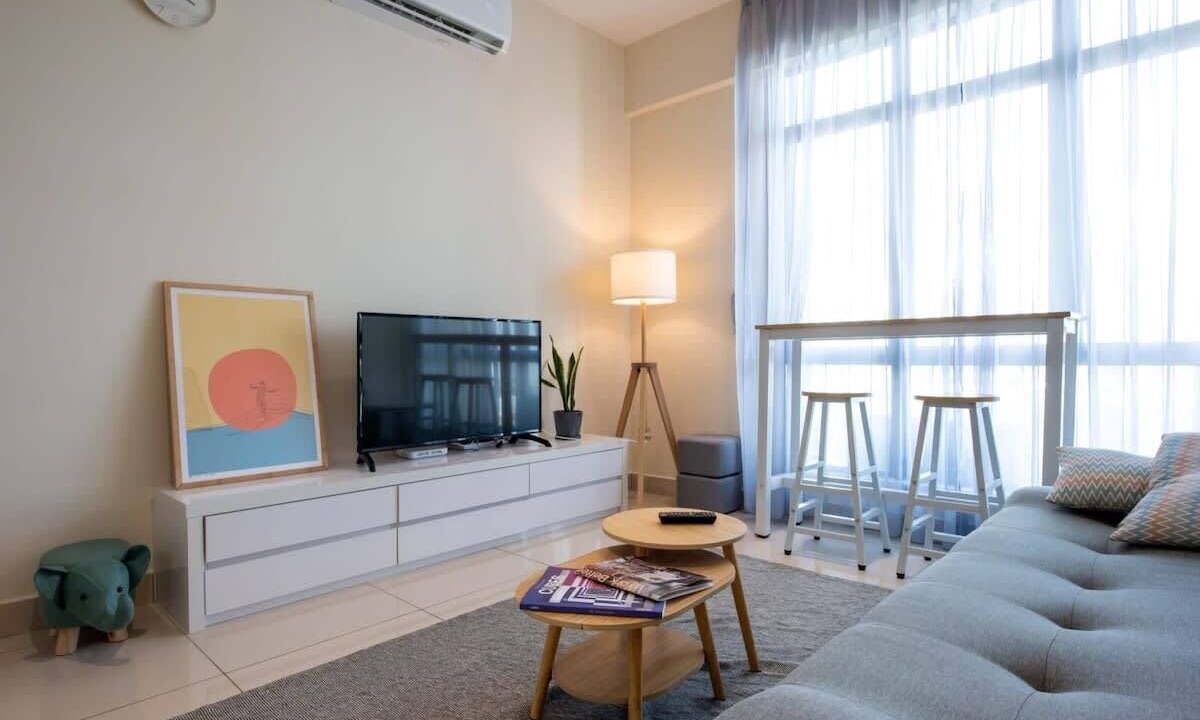 Taman Daya Apartment | Modern & Cozy 3BR Apt ARC at Austin, Free Parking