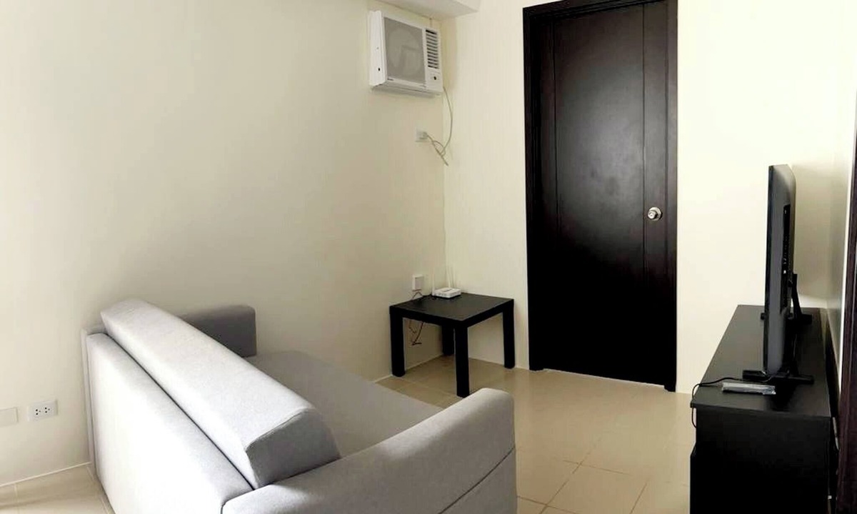 Ugong Condo | Cozy Nook in the City