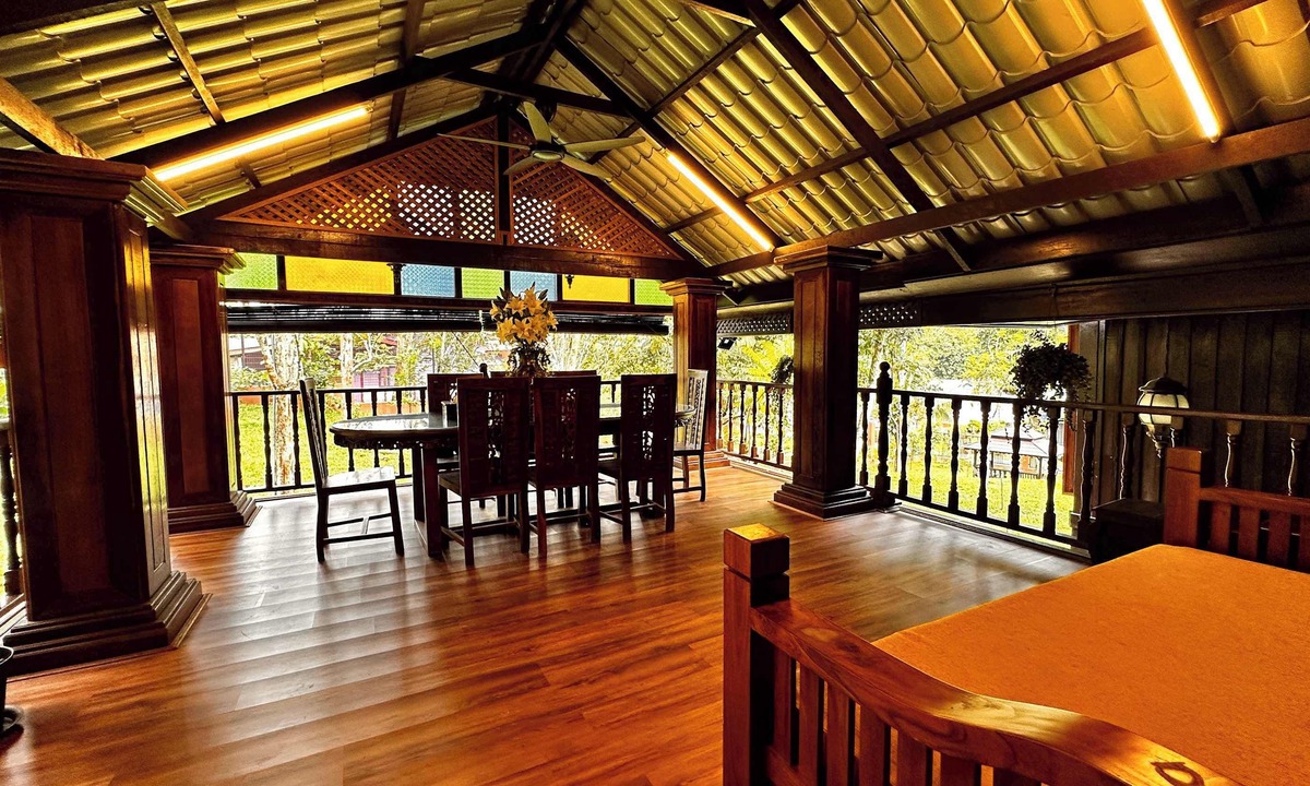 Kampung Besar Cottage | Charming Nature Kampung Home for Family Getaways