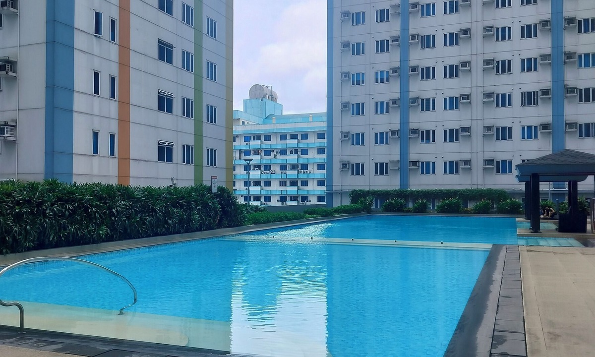 South Triangle Condo | Cozy Condo in Quezon City With Private Pool