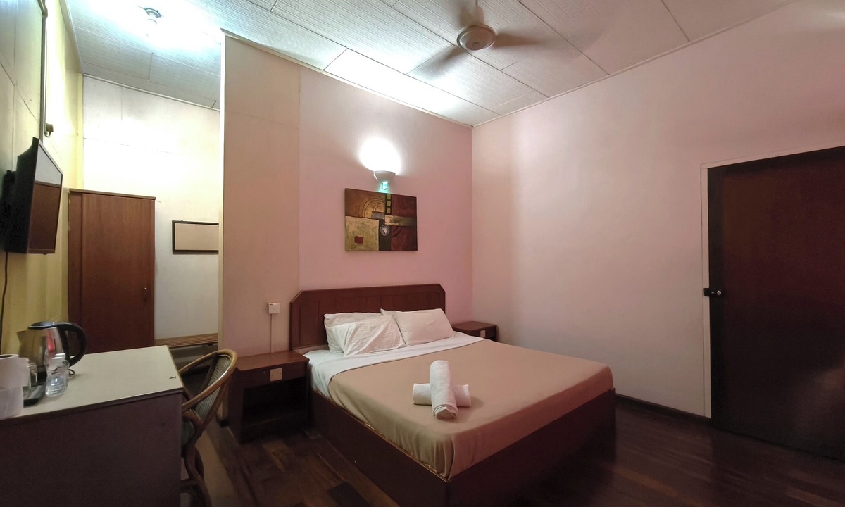 Kawasan Perindustrian Chendering Hotel | Qurata Riverside Resort