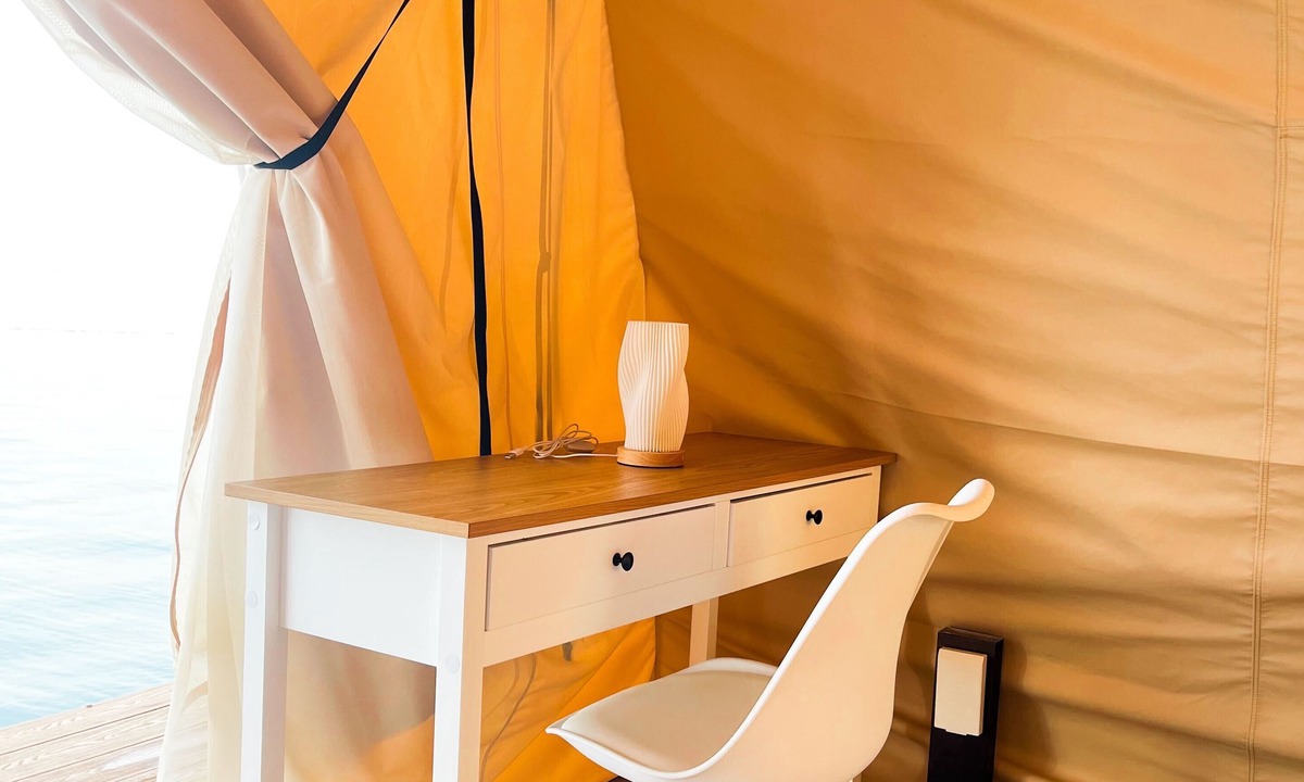 Kaputian Boat Rental | Floating Home in Reef Resort Unit 13