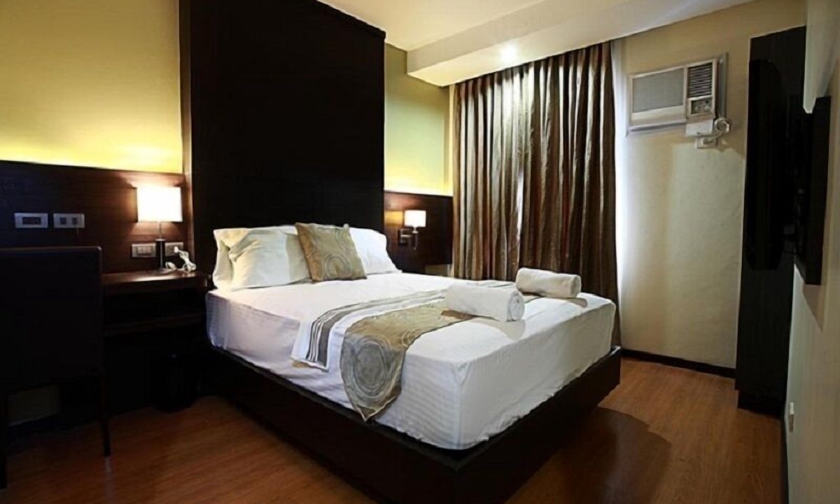 Bangkal Hotel | Lorenzzo Suites Hotel