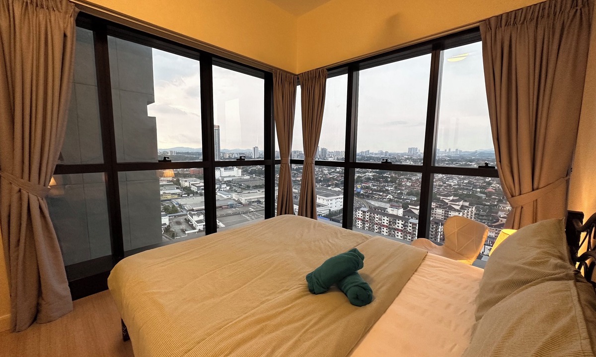 Petaling Jaya Apartment | Skyline Luxe 4BR Retreat with En-suites
