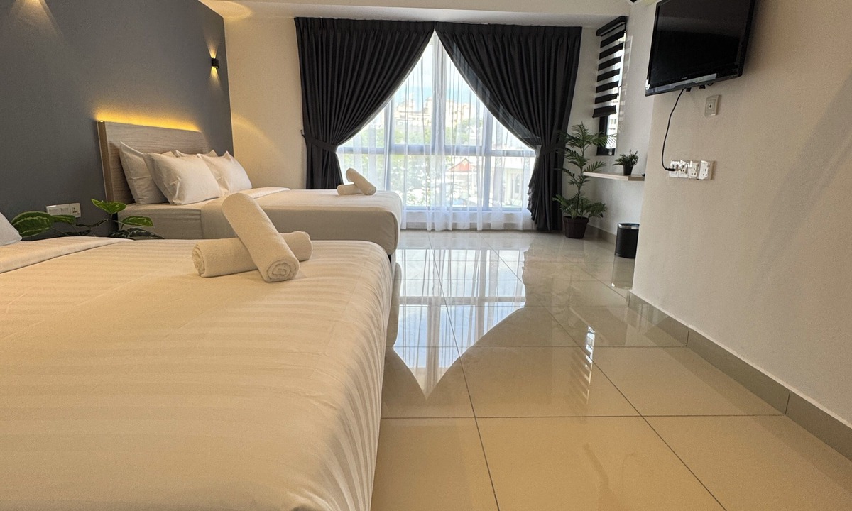 Downtown George Town Hotel | Maca Hotel by Sky Hive