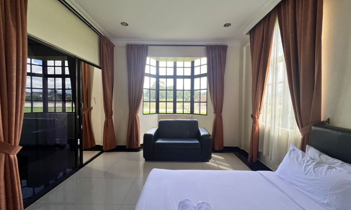 Kampung Kuala Parit Hotel | Capital O 91096 Usas Resort