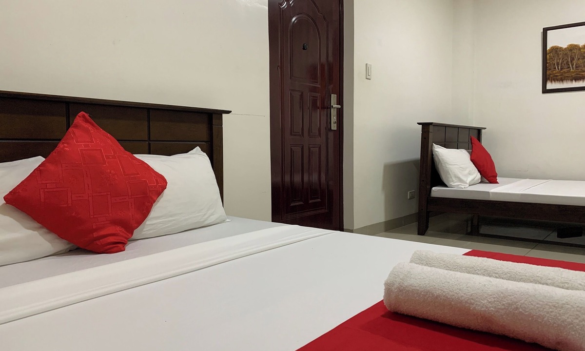 Baclaran Hotel | Juemarst Suites Near Sm Mall Of Asia