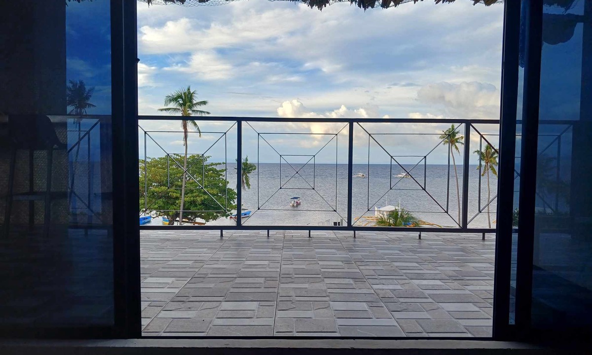 Panglao Apartment | Penthouse Style Apartment Seaview & Beach (2-7 pax)