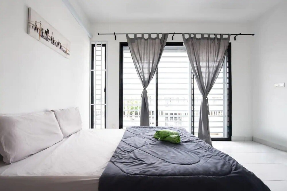 Gelang Patah House | A Cozy 4BR Home Near Legoland & Hello Kitty