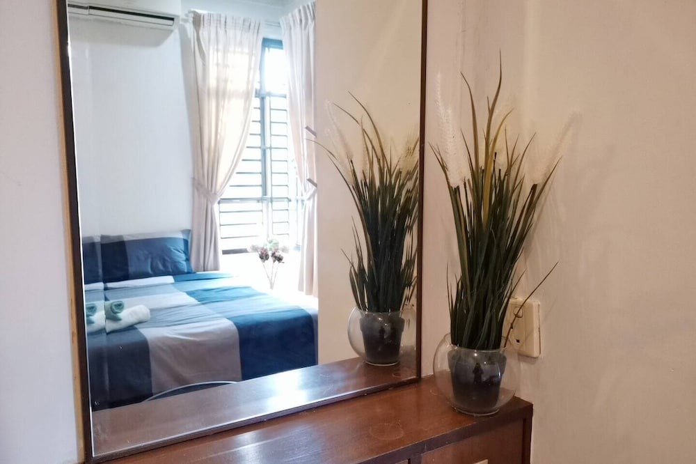 Taman Mount Austin House | Comfy Corner House Mount Austin