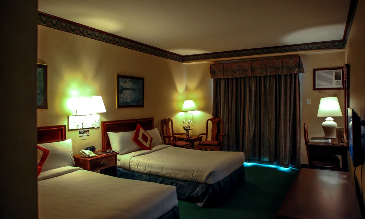 Silang Junction South Resort | Days Hotel Tagaytay