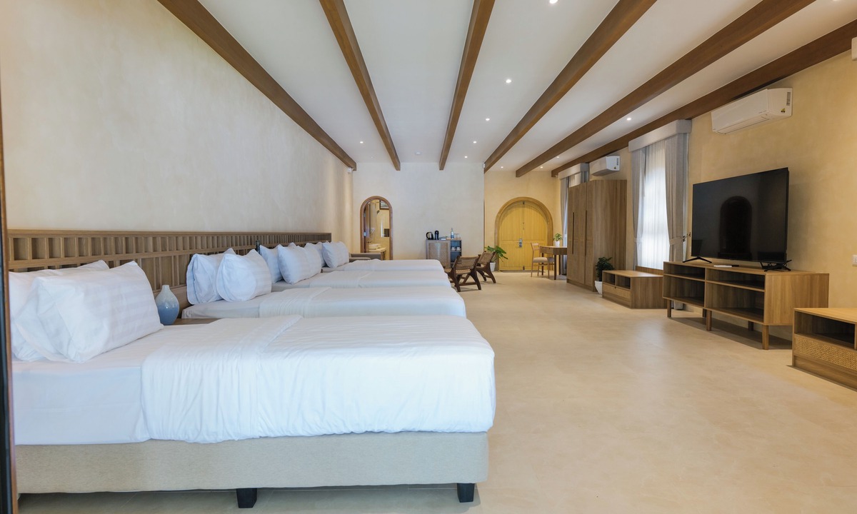 Pagbilao Hotel | Costa Solana Resort Managed by HII