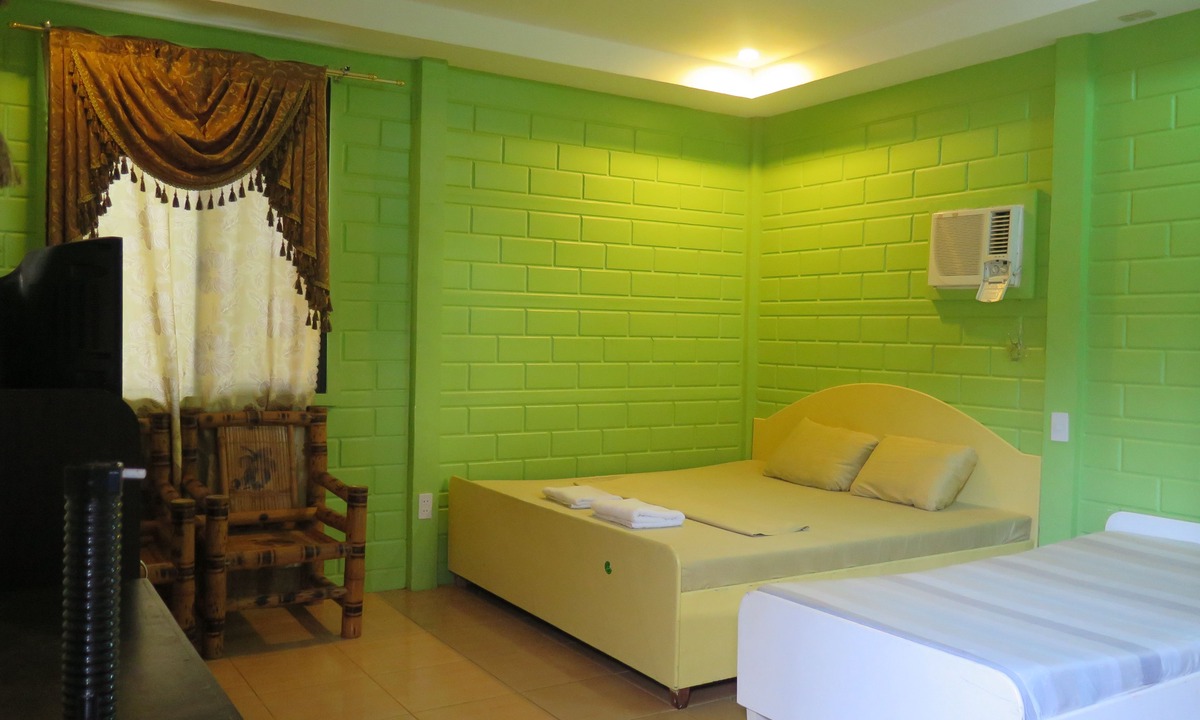 Dauis House | Alexis Cliff Dive Resort
