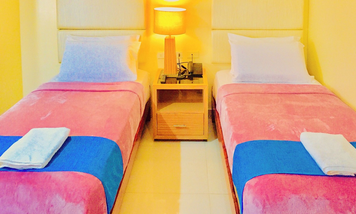 Makilala Hotel | Reddoorz Plus @ Abc Landmark Hotel