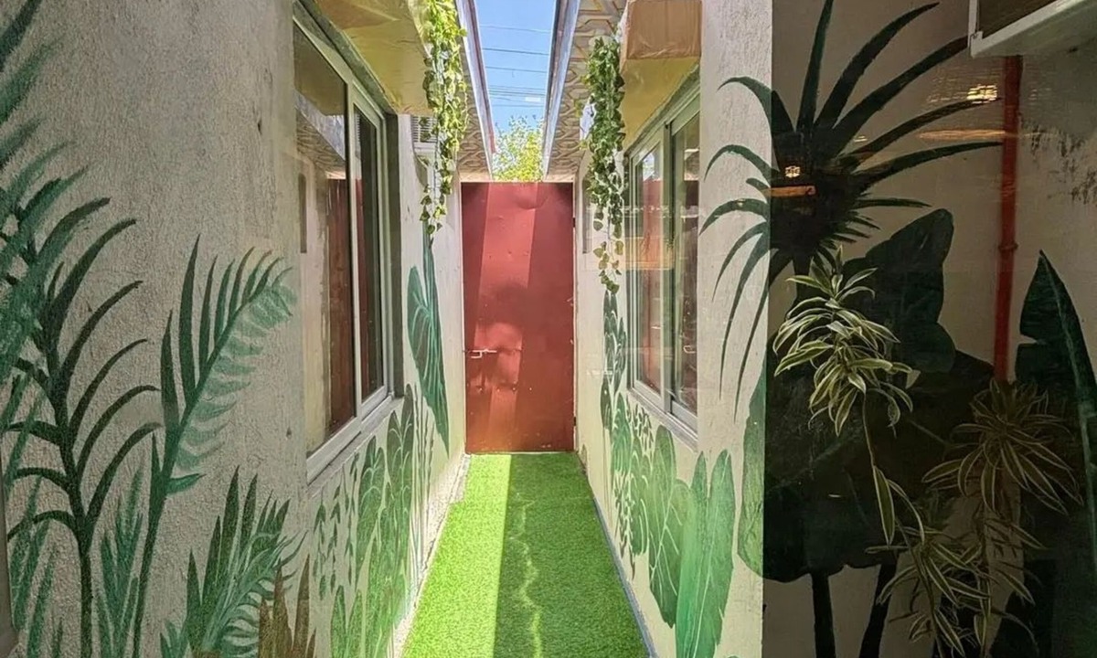 Bacolod House | Charming House with Private Pool
