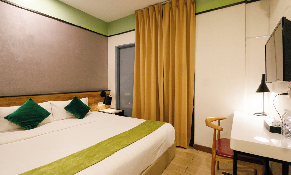 Bota Hotel | Golden Roof Hotel Seri Iskandar