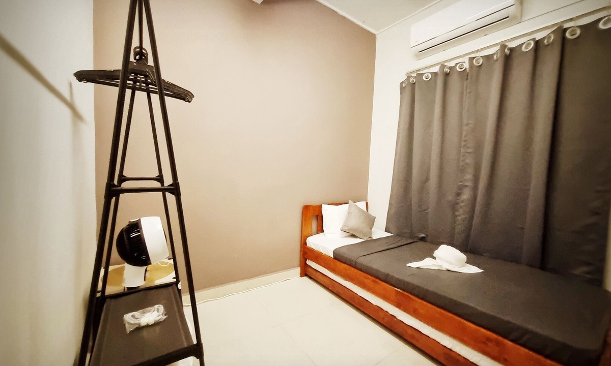 Subang Jaya House | USJ Paradise Home Staycation Away from Home - 5mins walk to LRT Station