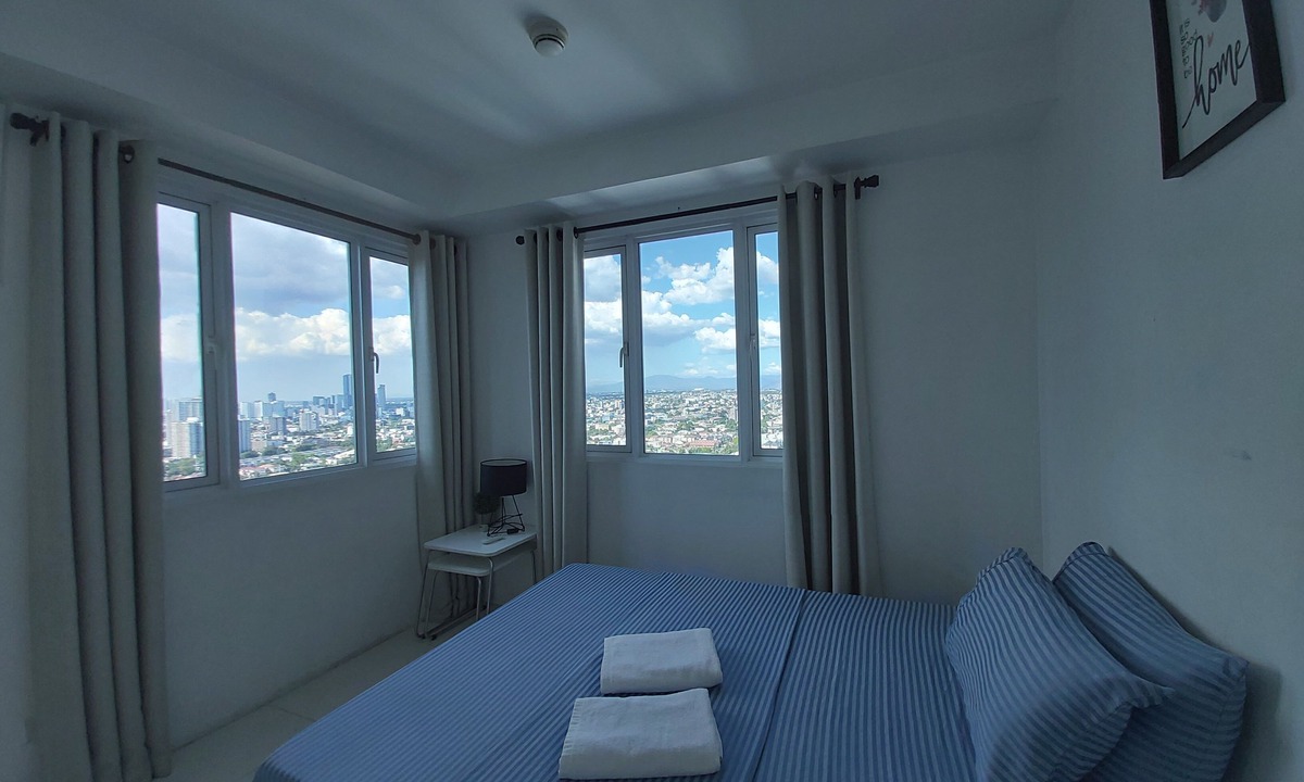 Valencia Condo | Studio Luxe In Princeton Residences