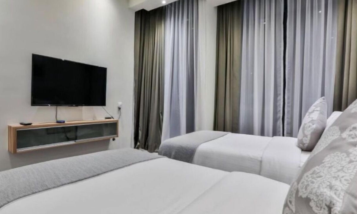 Titiwangsa Apartment | Deluxe King Suite with Twin Tower View 6