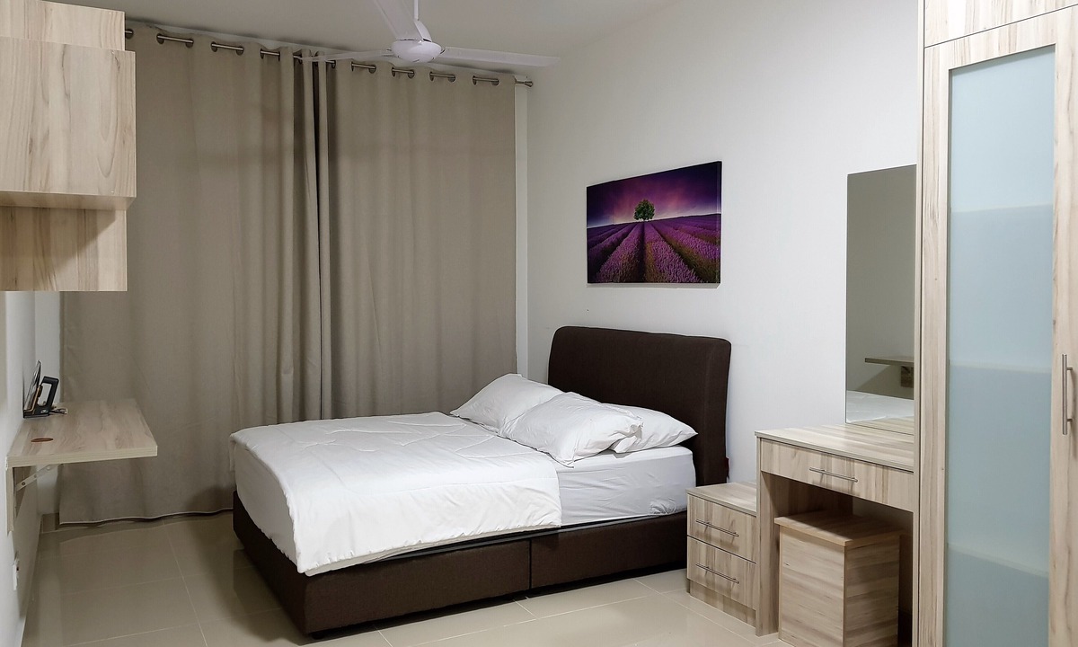 Shah Alam Condo | 3 Bedrooms Apartment Near i-City Free Wifi Aisaac Guesthouse