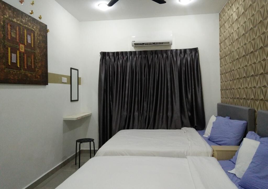 Taman Gadong Perdana House | Nice Modern Design House (For 8 person)