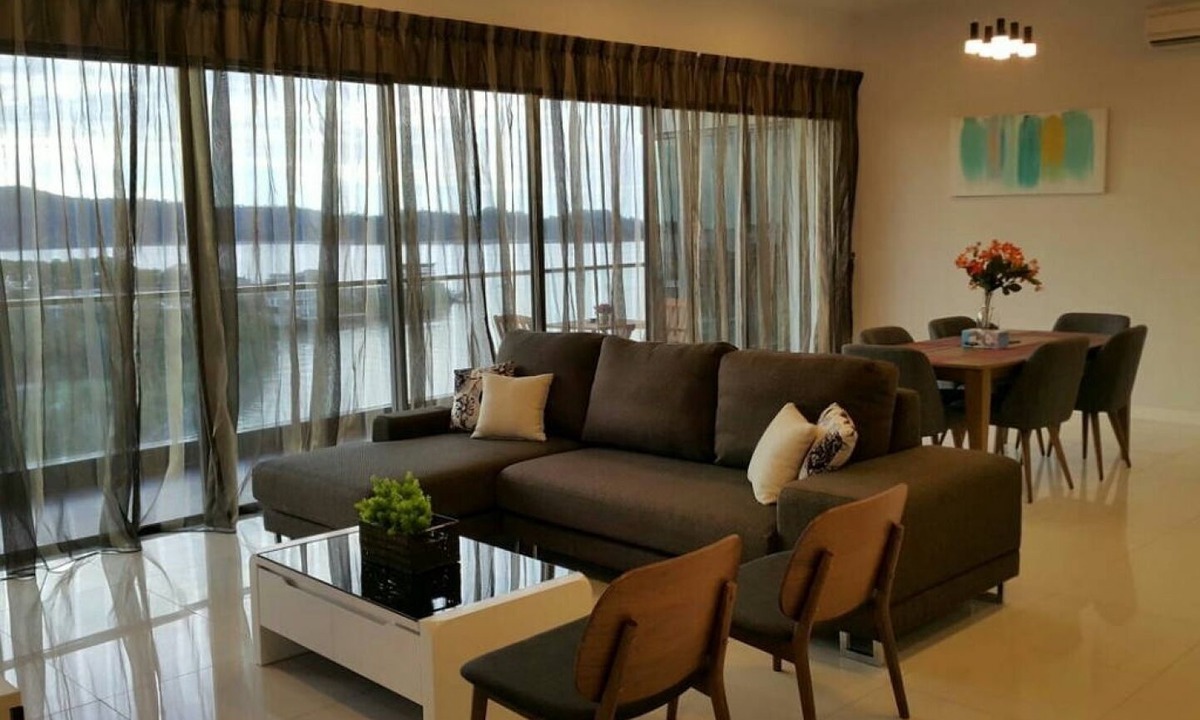 Downtown Kota Kinabalu Apartment | City Sunset Seaview 4 Bedroom Condo