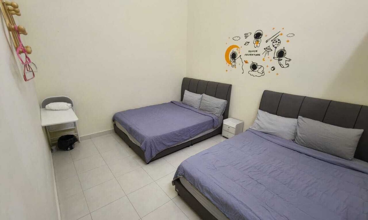 Sitiawan House | 3-bedroom house in beautiful Sitiawan with air conditioning Free Wifi
