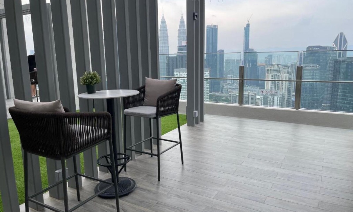 Imbi Apartment | Agile Sky Pavillion Residence KL by Moonlight