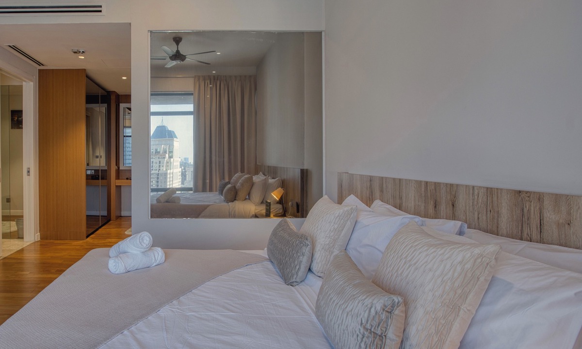 Kuala Lumpur City Centre Apartment | KLCC Luxury Suites Petronas View & Pool